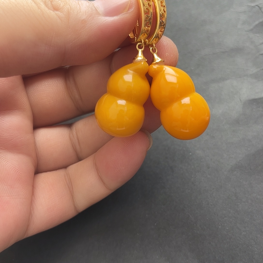 琥珀未镶嵌裸石耳坠