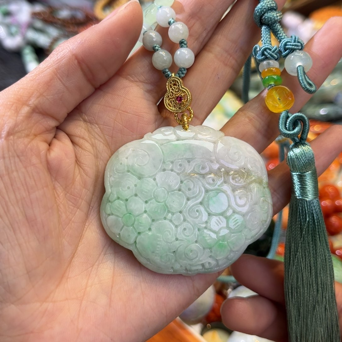 翡翠颈饰未镶嵌待编款