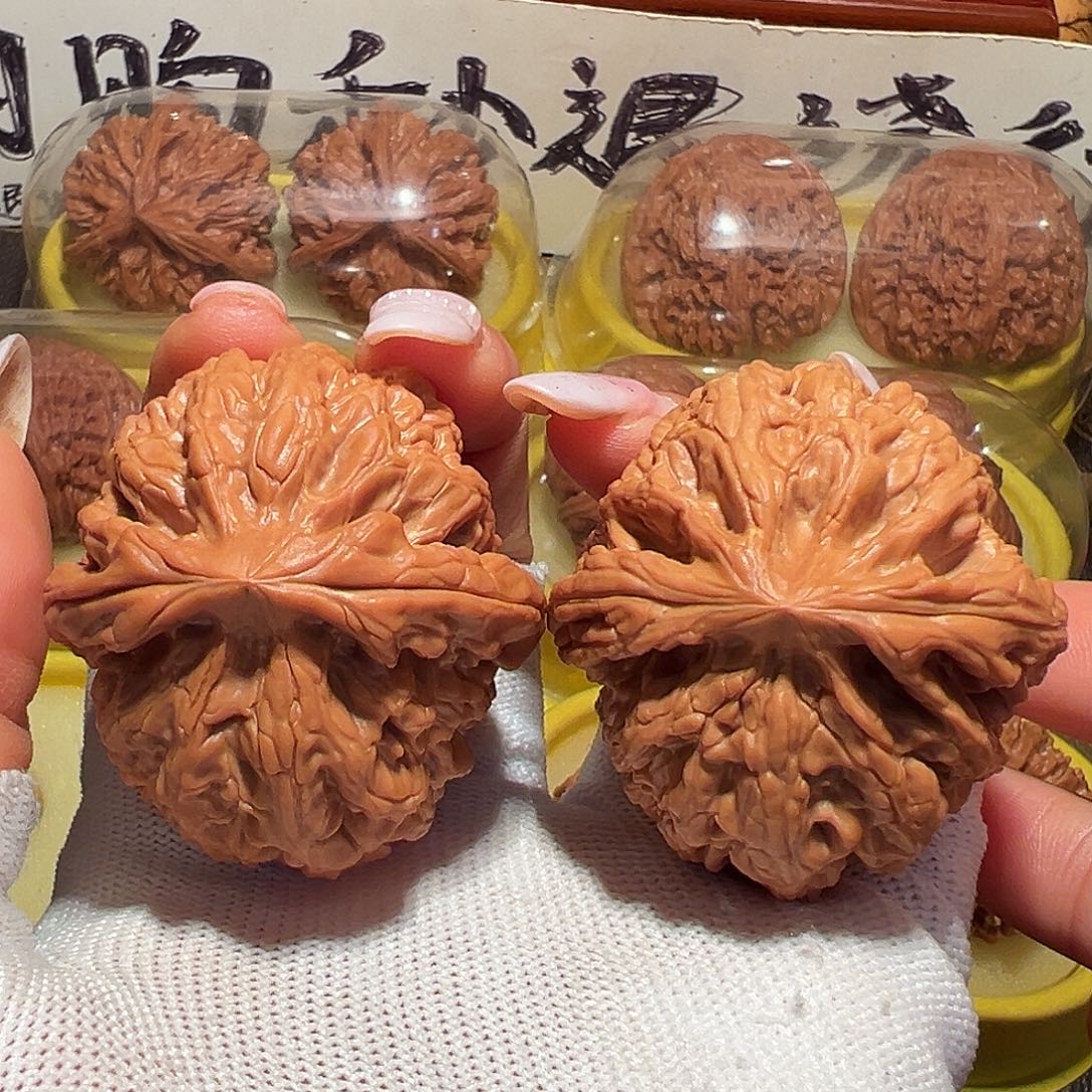 文玩核桃吊坠47微修尖红锦鲤