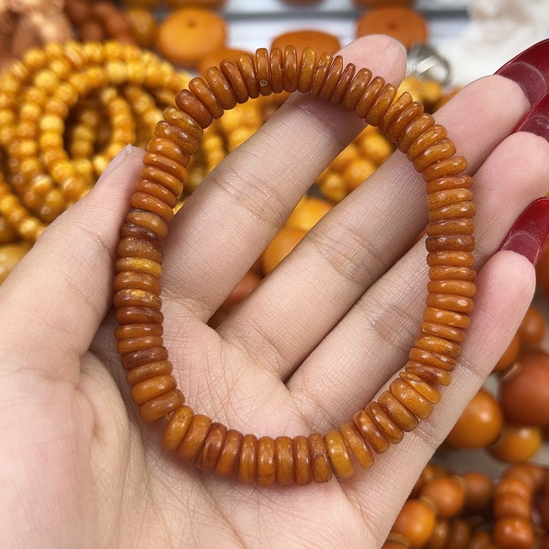 琥珀颈饰未镶嵌蜜蜡