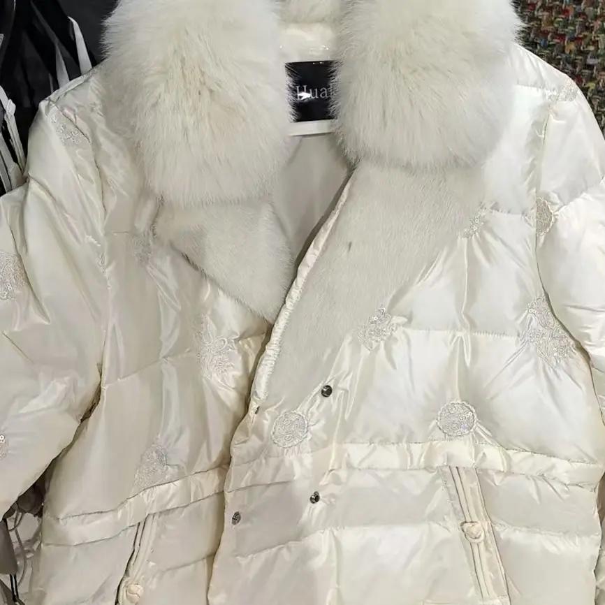 收腰羽绒服辣妹款