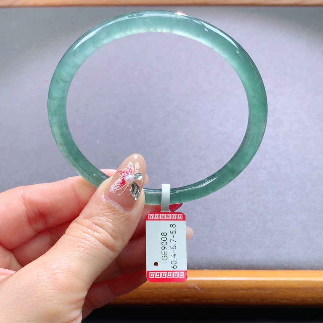 翡翠手镯未镶嵌天然翡翠手镯