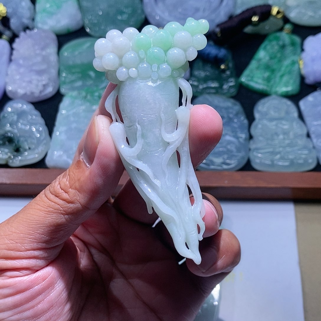 【闪购商品】翡翠未镶嵌颈饰刘*伟11111111111111