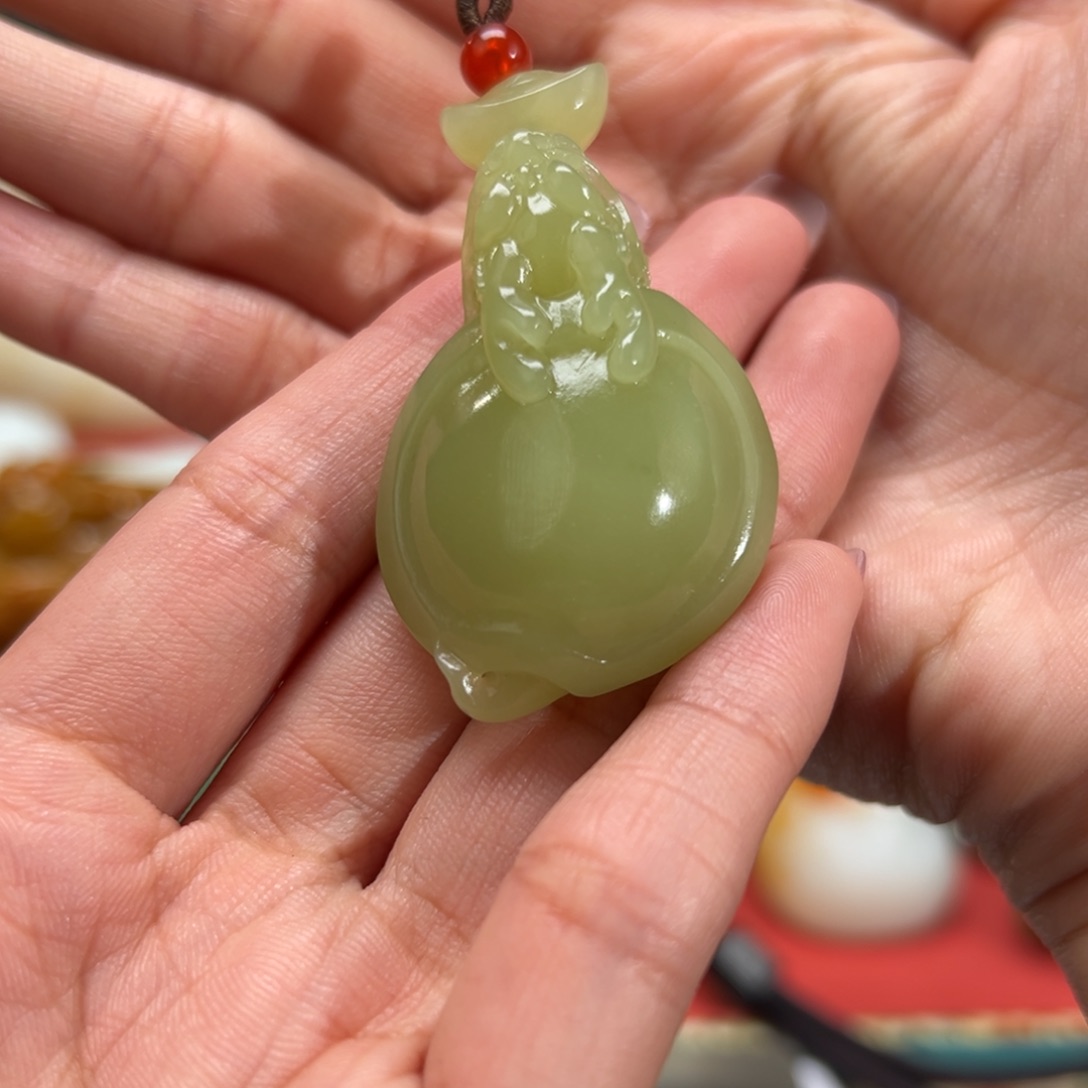【闪购商品】和田玉挂件未镶嵌江**人