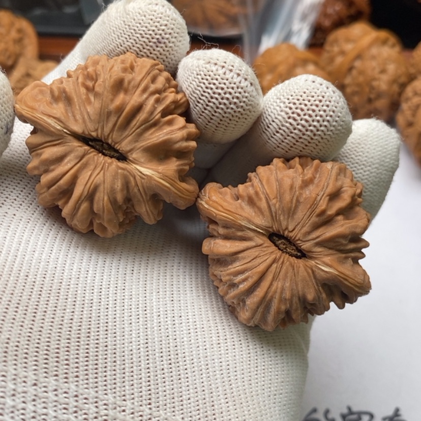 【闪购商品】文玩核桃把件醉*怀353楼子