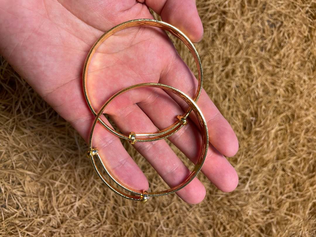 精选特色摆件285复古摆件精美手镯一对