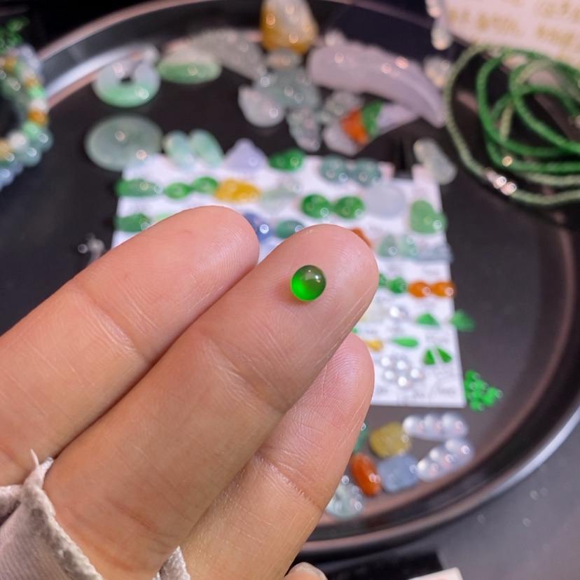 【闪购商品】翡翠挂件未镶嵌蛋