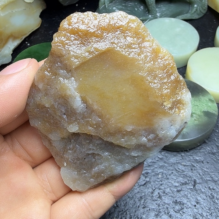 和田玉（糖玉）未镶嵌珠宝奇石