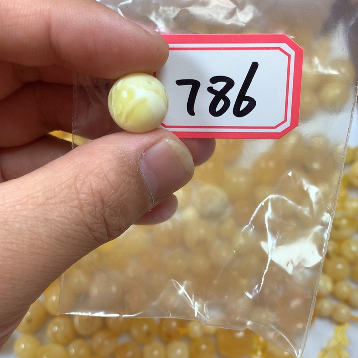 琥珀未镶嵌珠宝奇石小****吗瑕疵