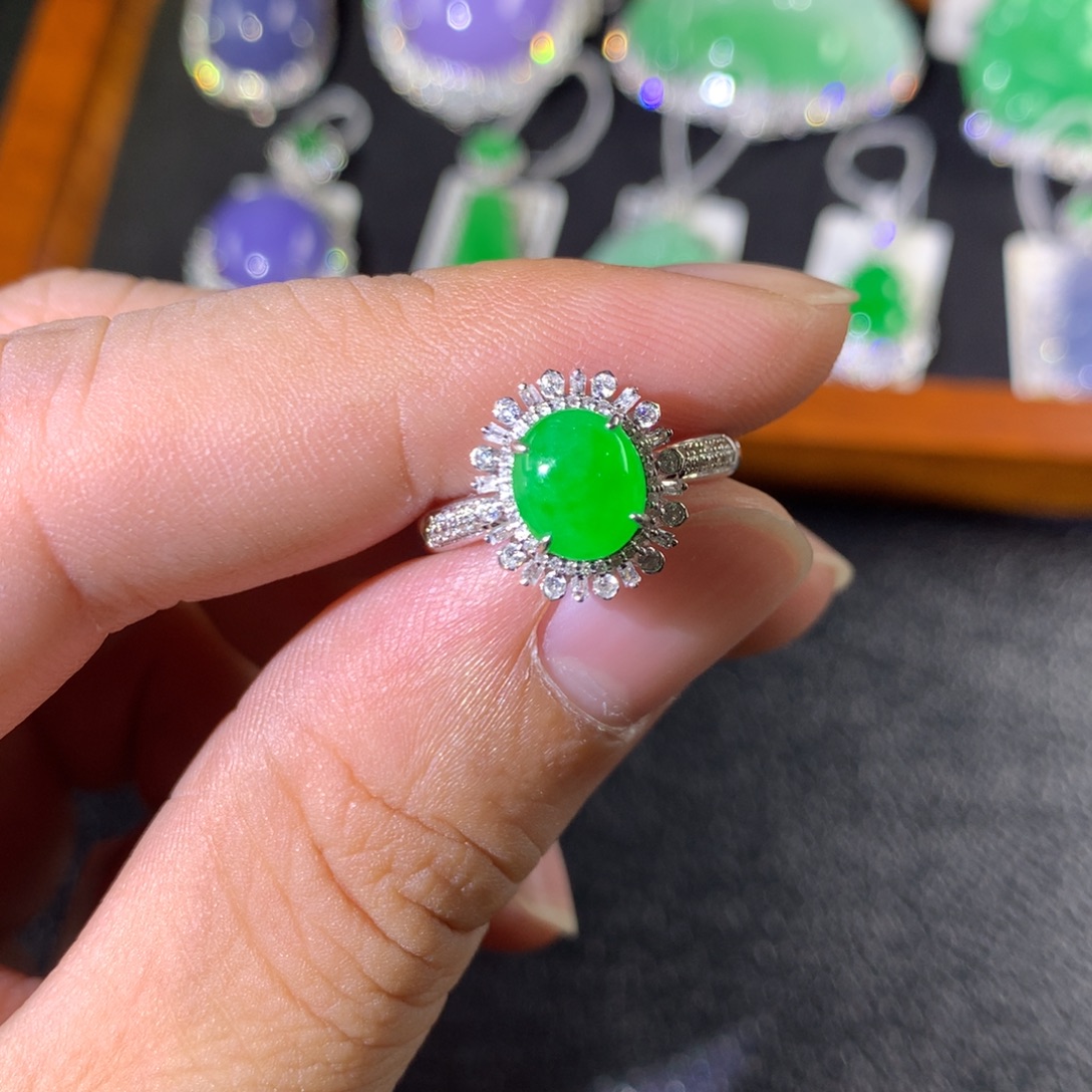 翡翠18K金镶嵌戒指翡翠