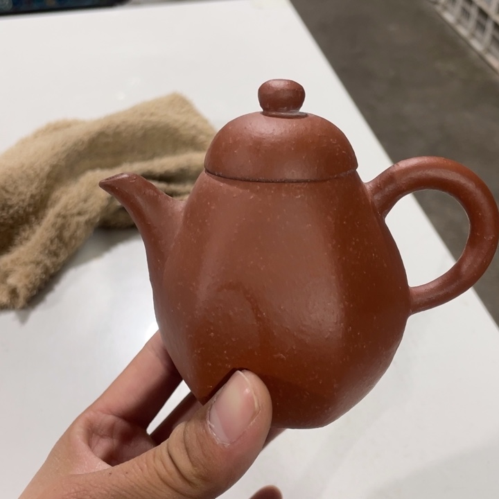 老厂紫砂壶一件。