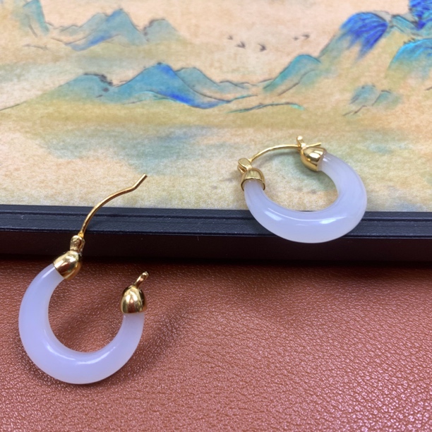 天然和田玉白玉月牙耳扣银镶嵌特色大气玉石弯管耳饰