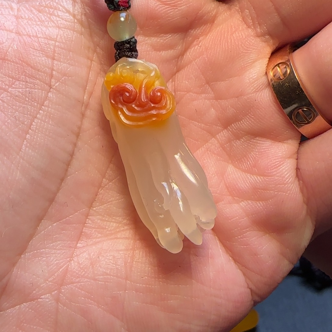 寿山石三色高山晶佛手挂件