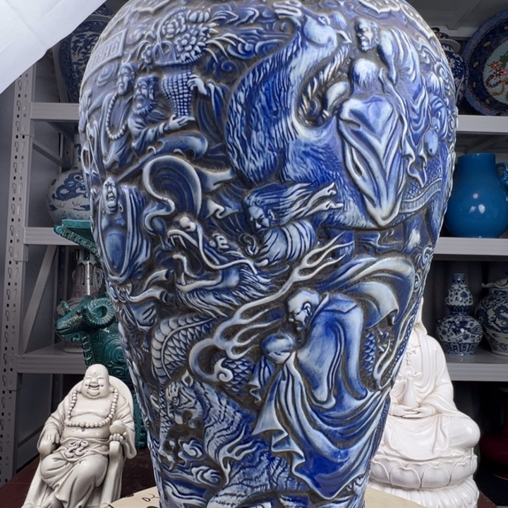 陶其他精美瓷器霁蓝釉十八罗汉纹梅瓶