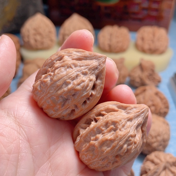 M****i30尺寸瓷瓶鸭嘴文玩核桃