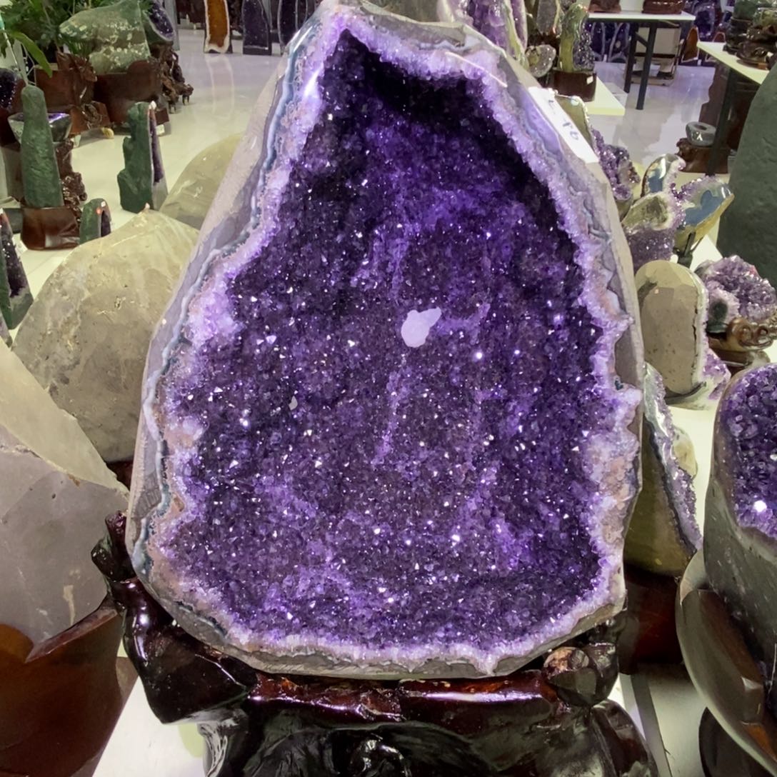 紫晶未镶嵌大型摆件（非配饰）