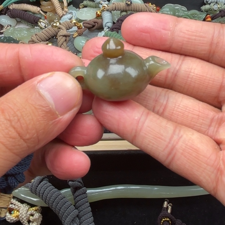 和田玉吊坠未镶嵌