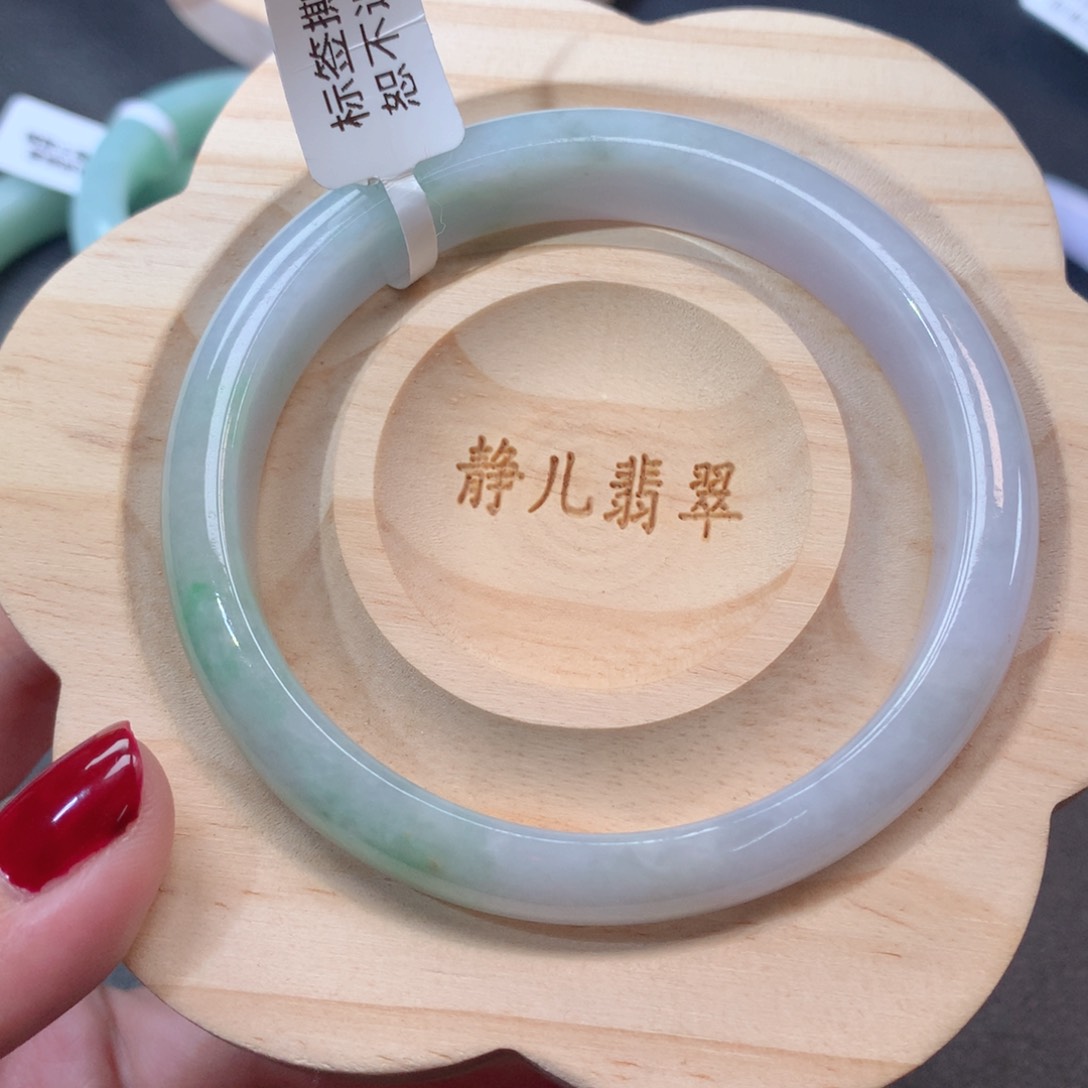 翡翠手镯未镶嵌59圈口