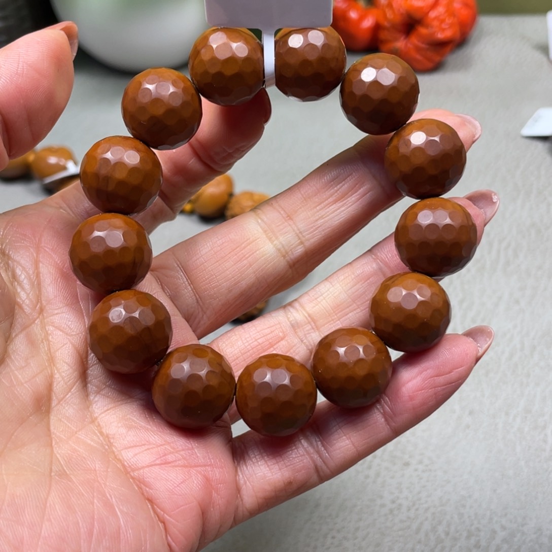 橄榄核吊坠橄榄核雕工艺