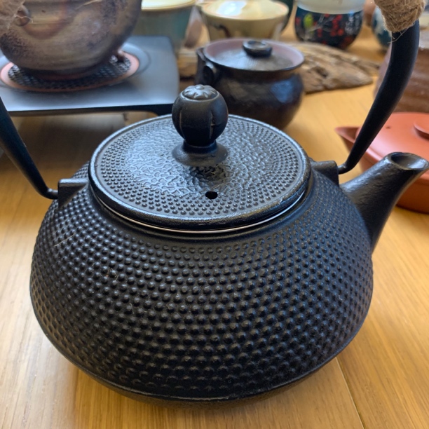 铁壶，提梁壶，铸铁