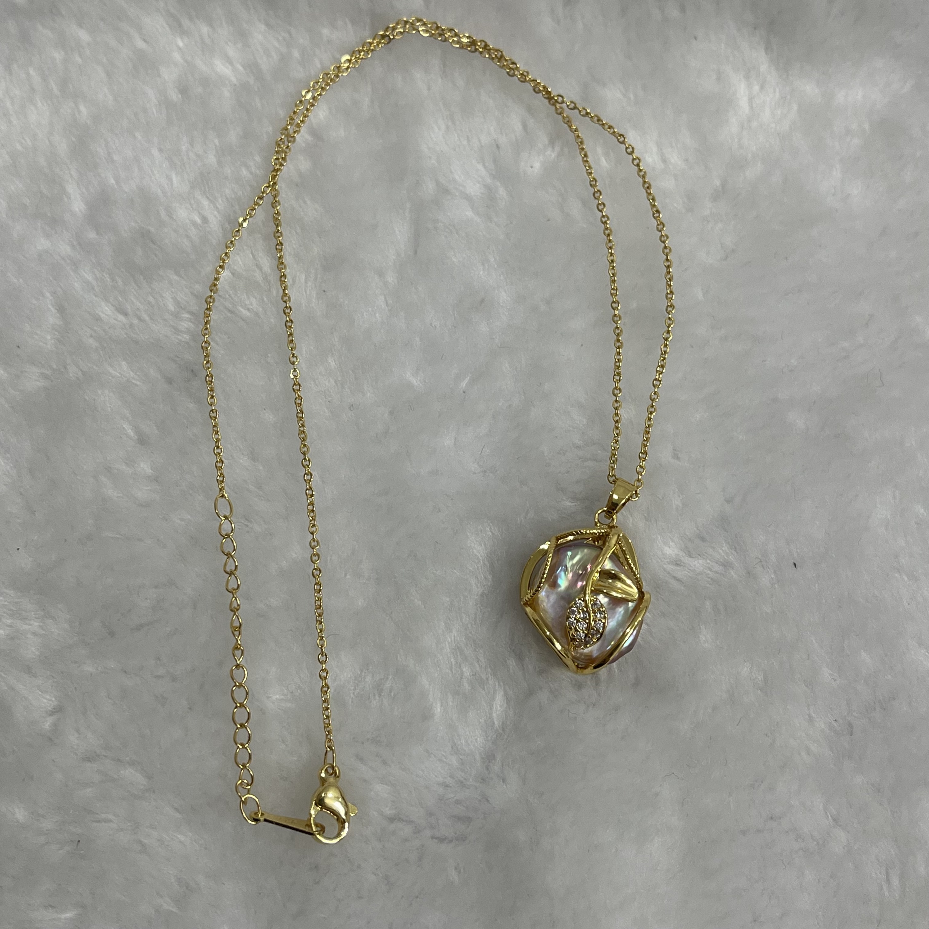 天然淡水珍珠异性炫彩极光巴洛克极光吊坠（不是正圆无暇介意勿拍）