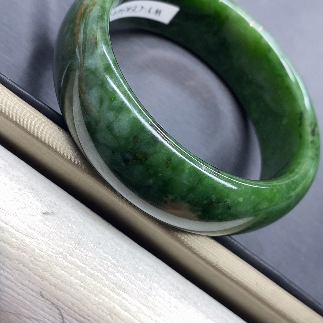 和田玉（碧玉）未镶嵌手镯