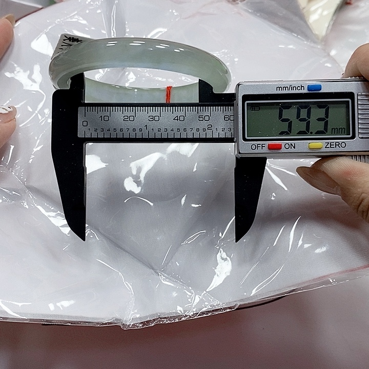 风****翡翠手镯未镶嵌283