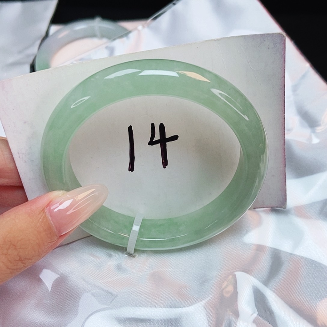 翡翠手镯未镶嵌正圈55.9