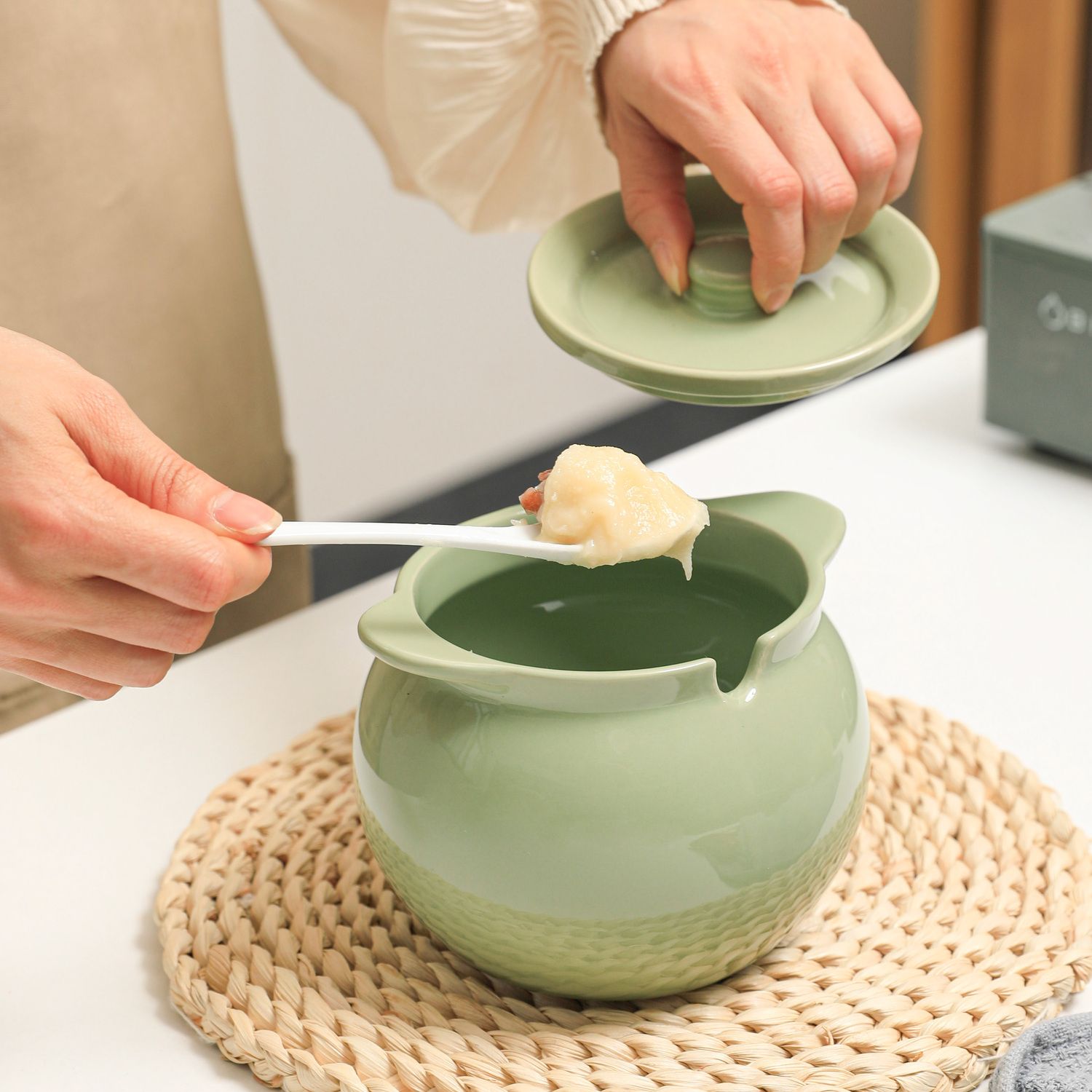 陶瓷猪油罐耐高温带盖过滤网泼辣子专用罐厨房调料家用装油储油罐