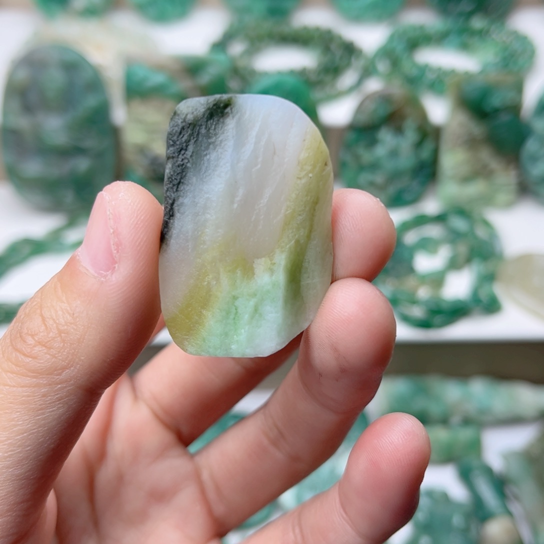 独山玉挂件未镶嵌