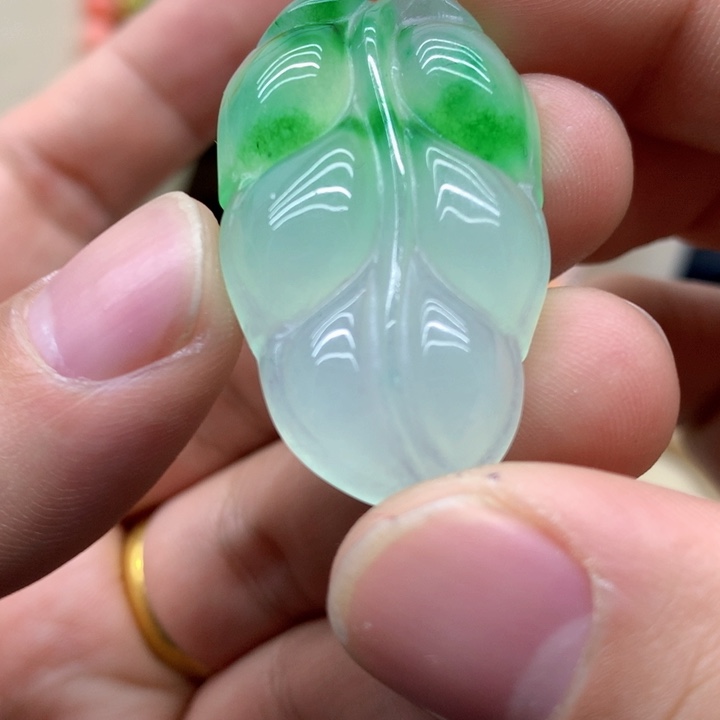 翡翠颈饰未镶嵌吊坠规格