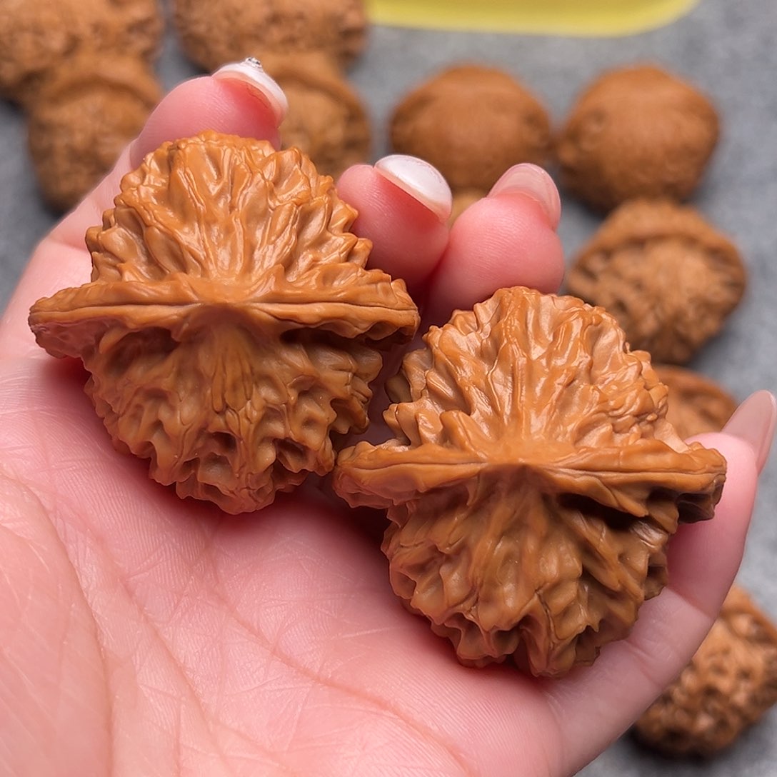 把件文玩核桃精品磨砂蜡油皮龙鳞狮子王45全品49克绝对