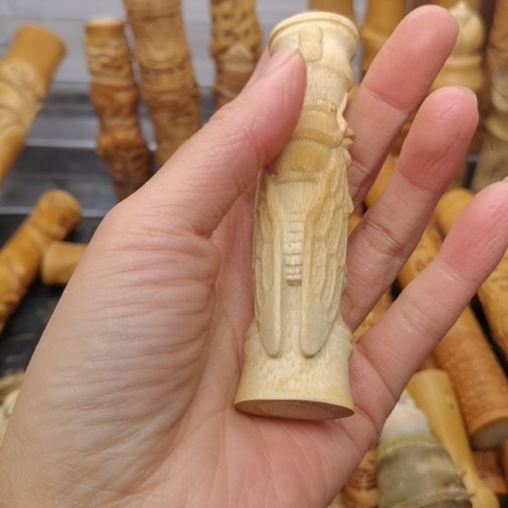 归***来竹红皮料子浮雕一鸣惊人