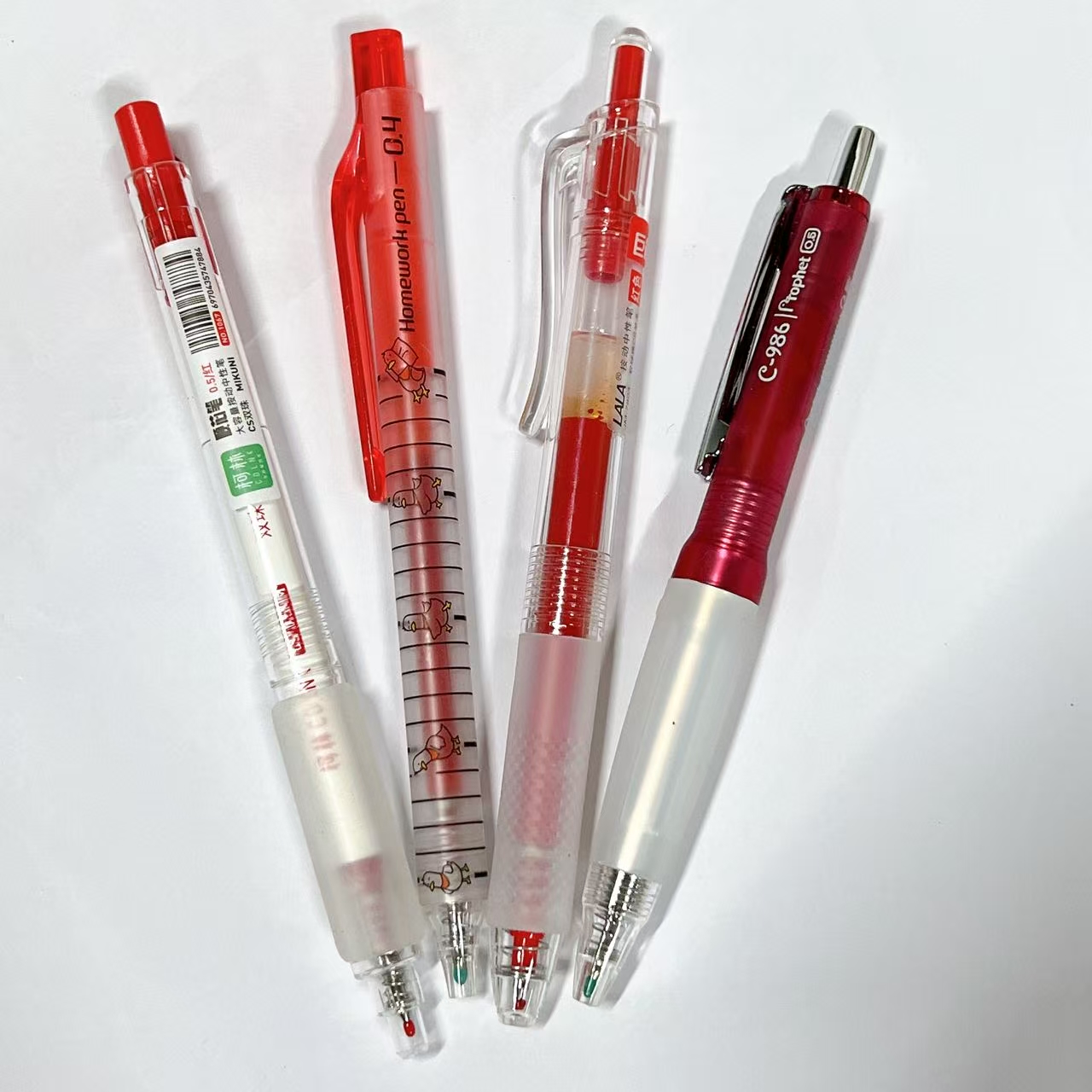 【红墨-4支】AA02小鸭先行红兜兜巨能写顺芯.掉封蜡不售后