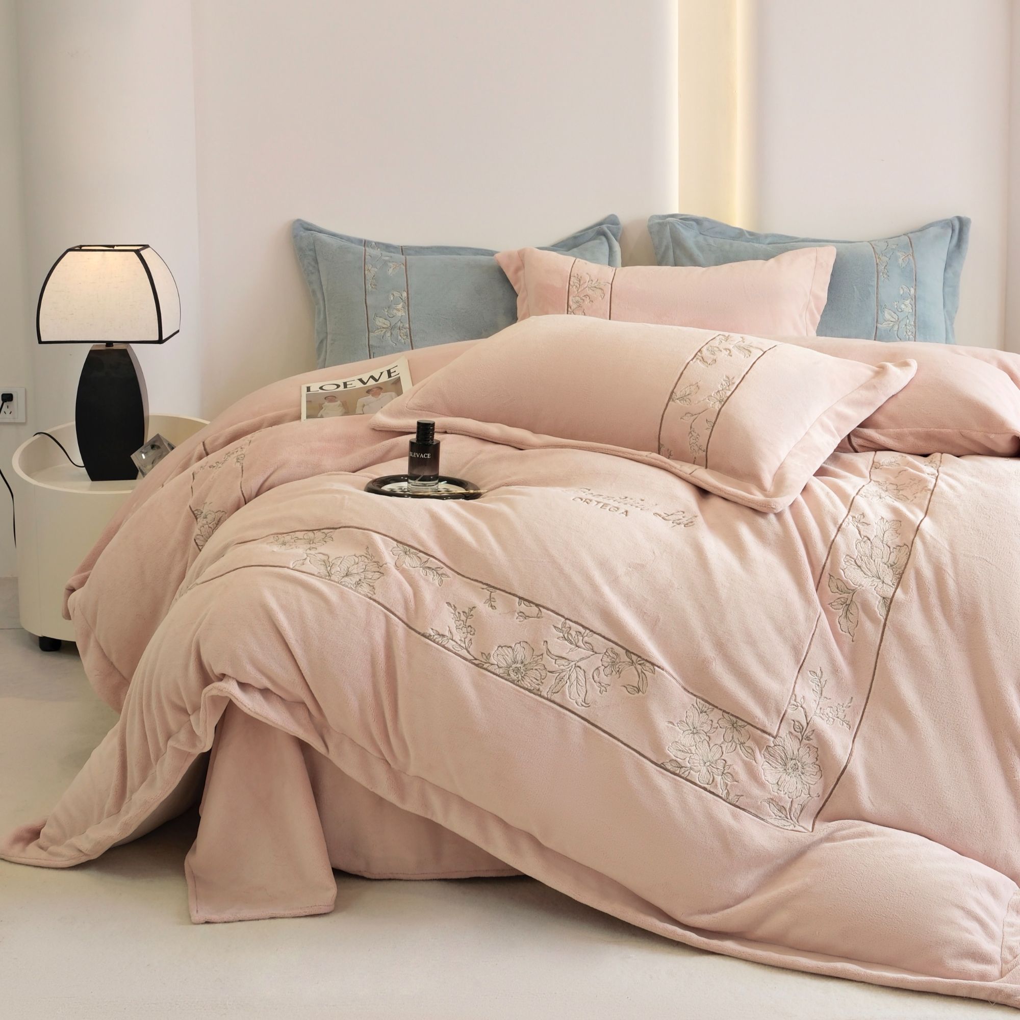 【绒波希米娅】冬季保暖法式提花刺绣工艺款牛奶绒四件套XYX