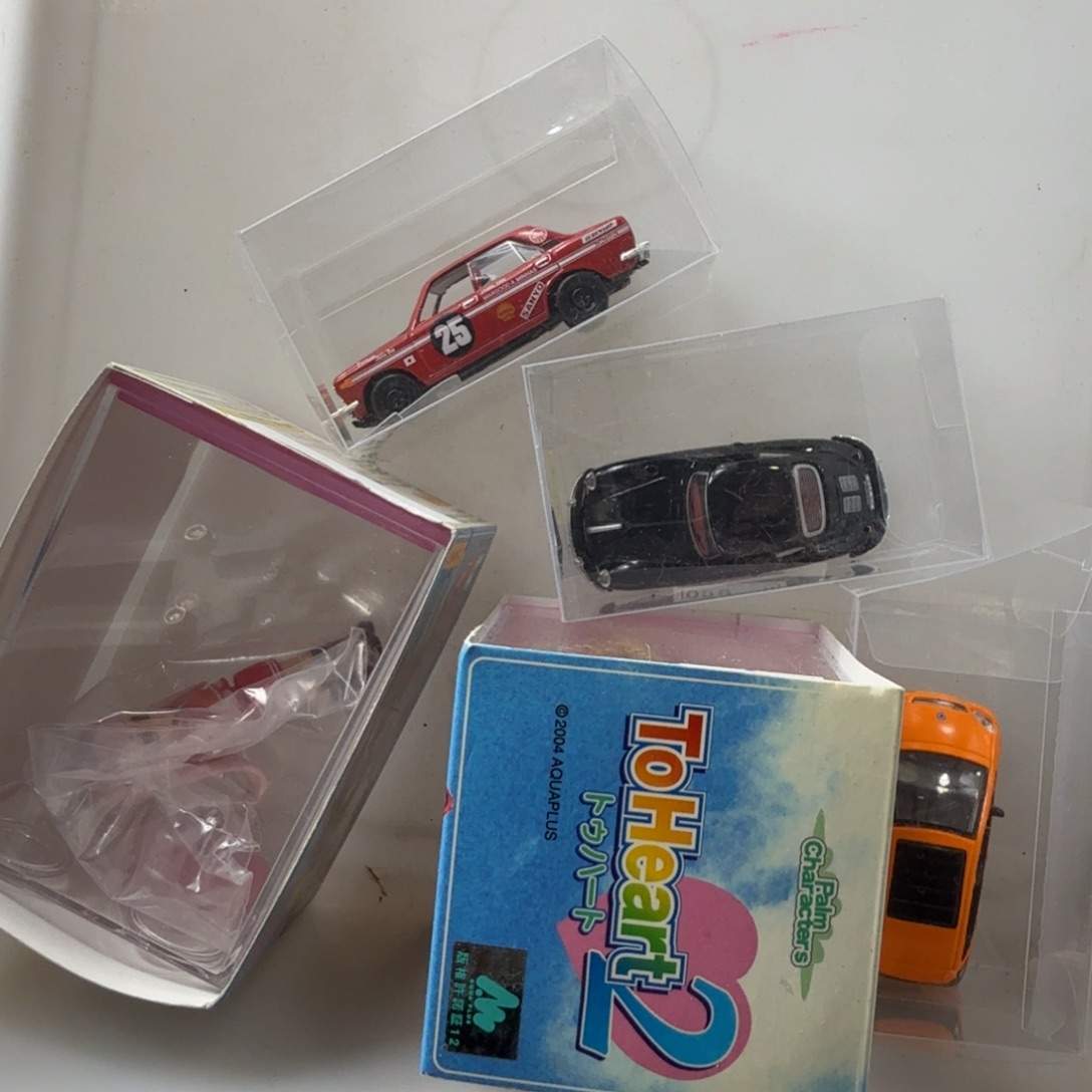 歌**闫中古商品，瑕疵品，不保好坏。044