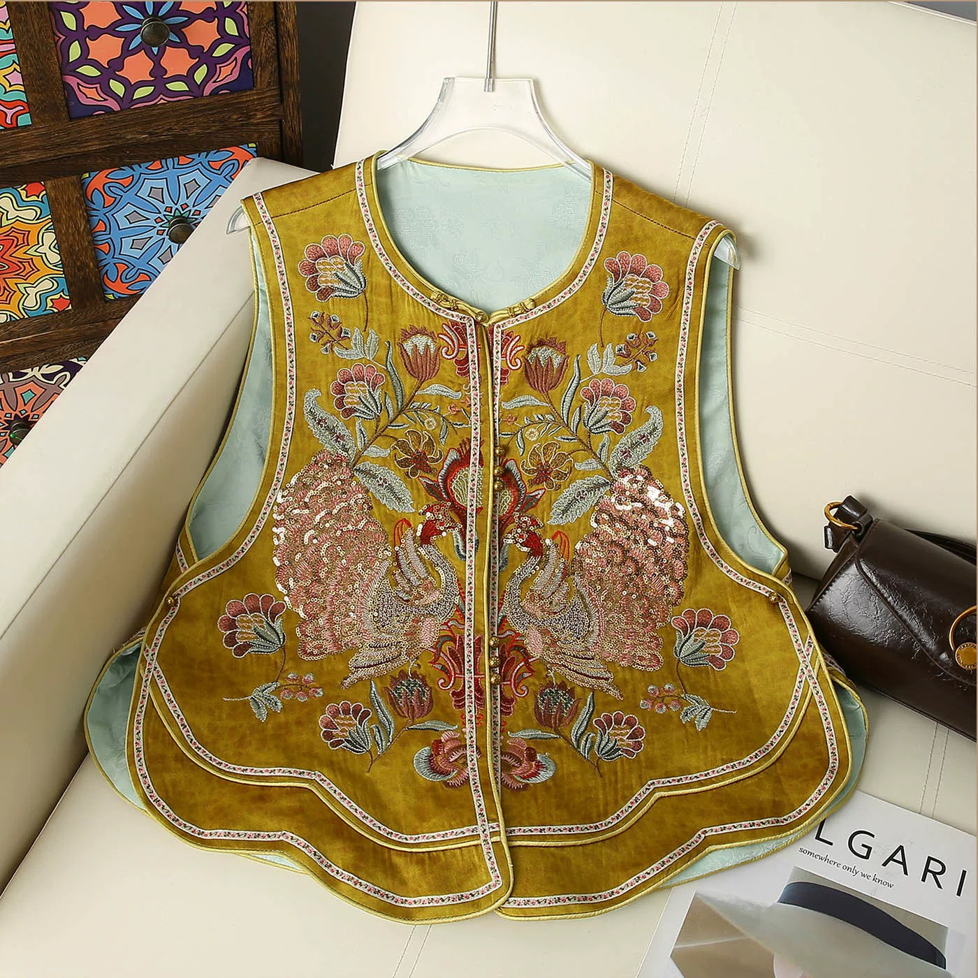 2026新款新中式国风醋酸缎高端重工刺绣马甲2026早春新款坎肩马甲