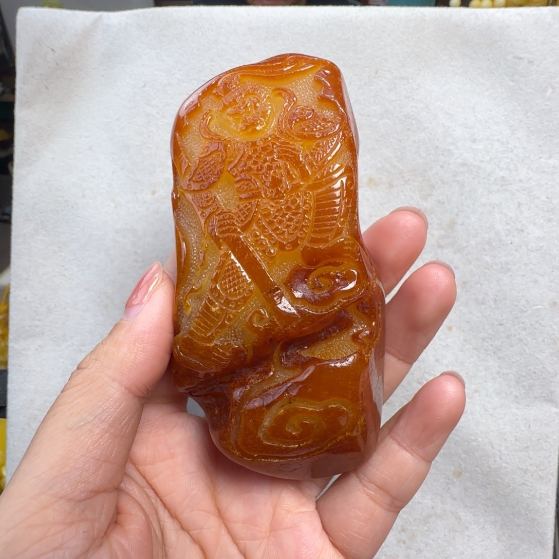 蜜蜡未镶嵌珠宝奇石