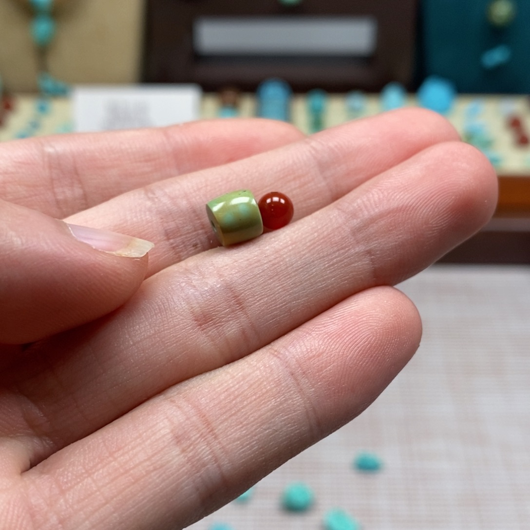 未镶嵌配饰南红玛瑙