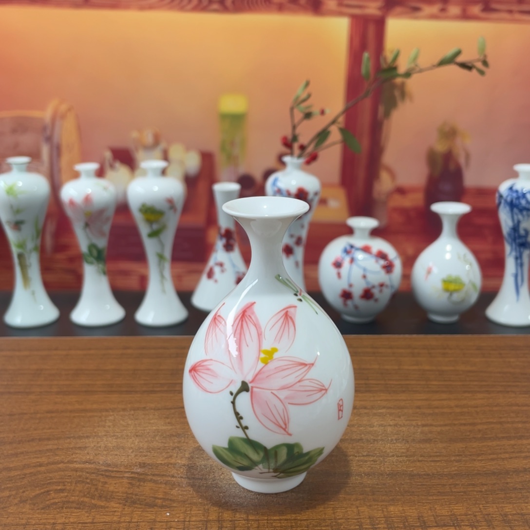 陶瓷景德镇小花瓶等着你