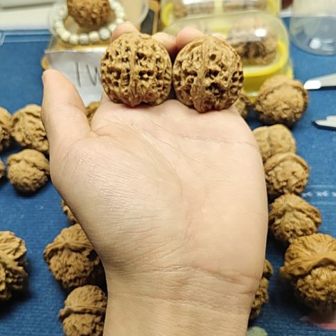 文玩核桃吊坠苹果园35