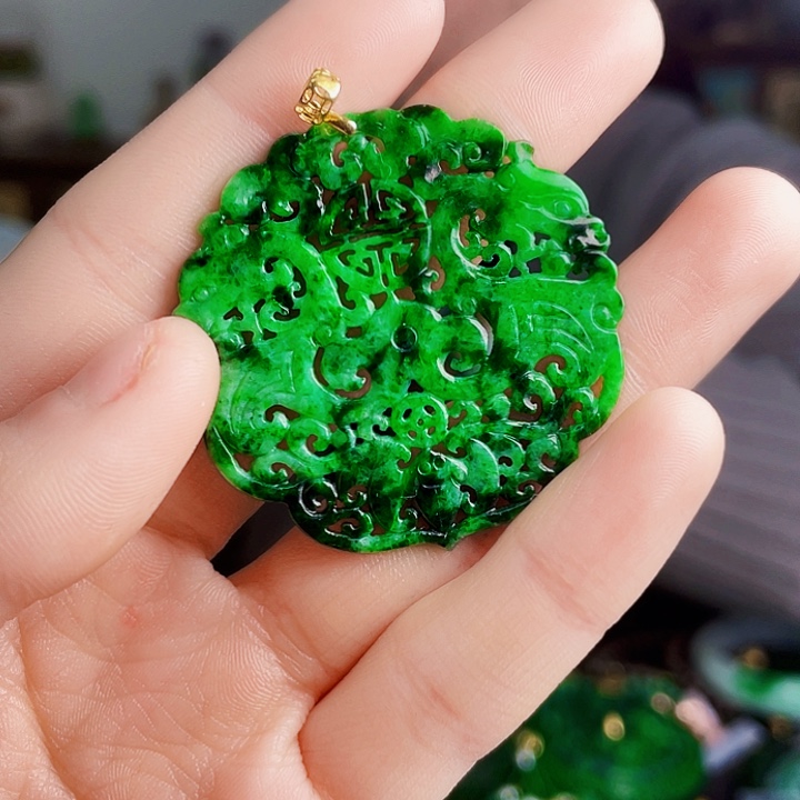 翡翠18K金镶嵌颈饰多样性