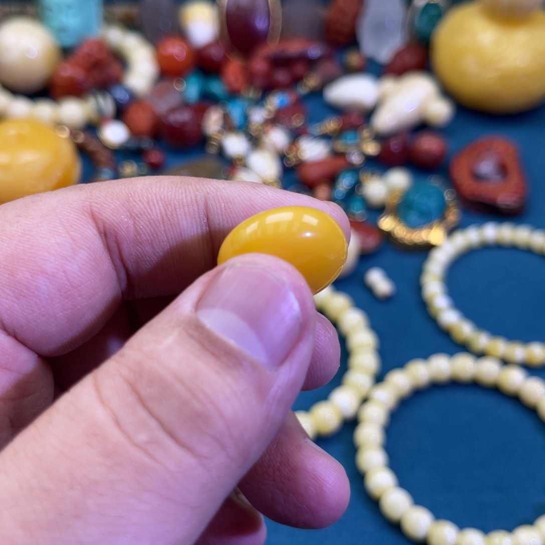 琥珀未镶嵌珠宝奇石14