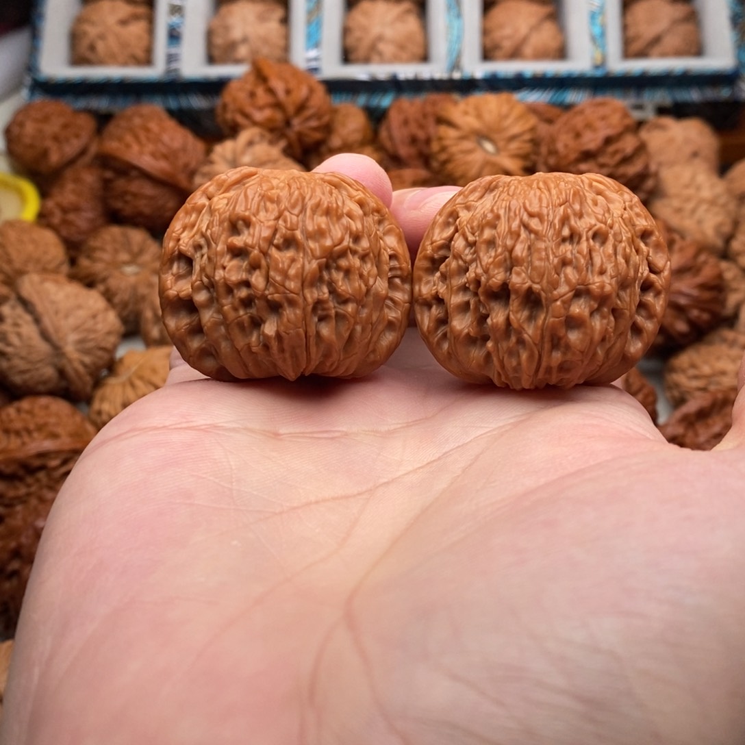 文玩核桃把件山地正磨