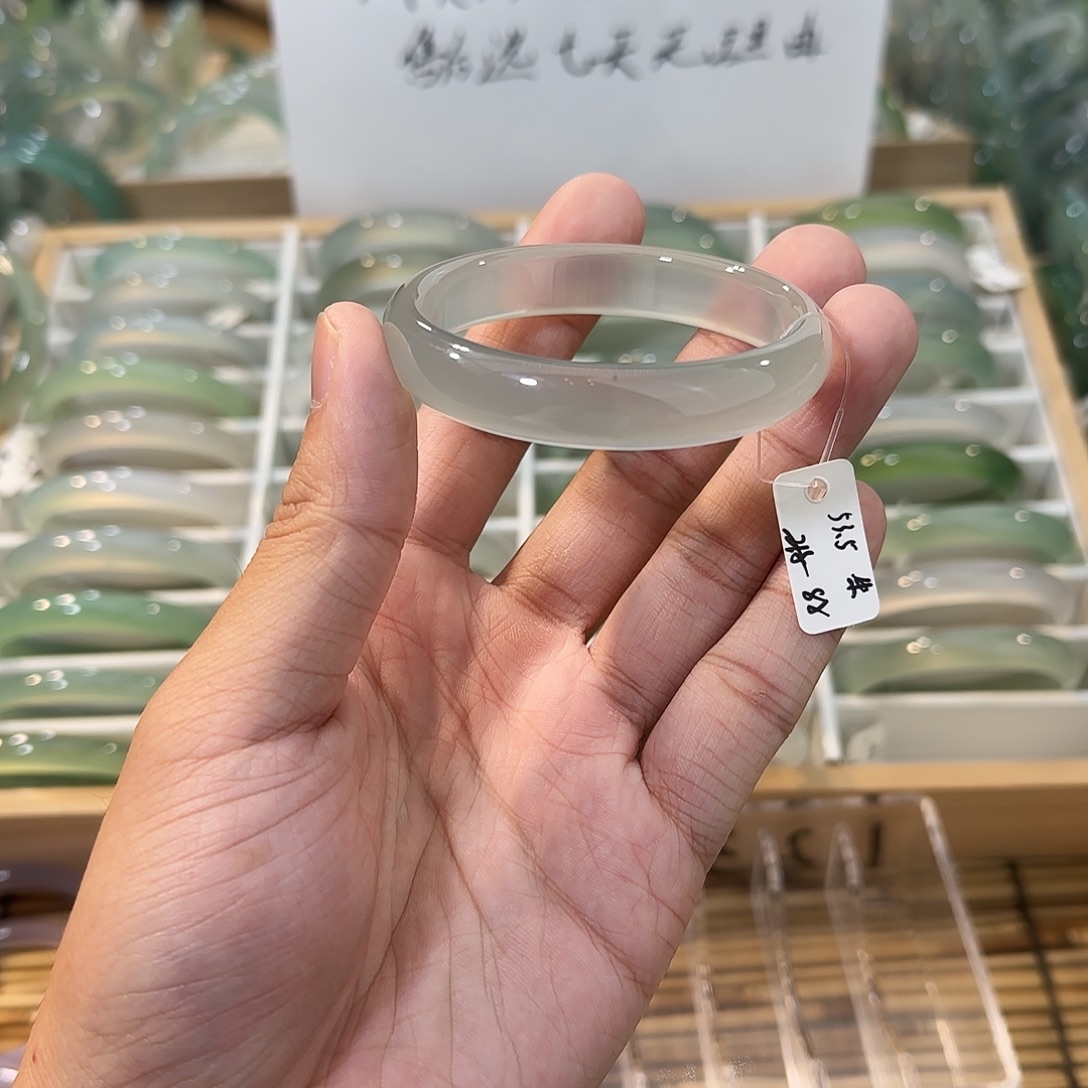 玛瑙/玉髓未镶嵌手镯圈口53.5