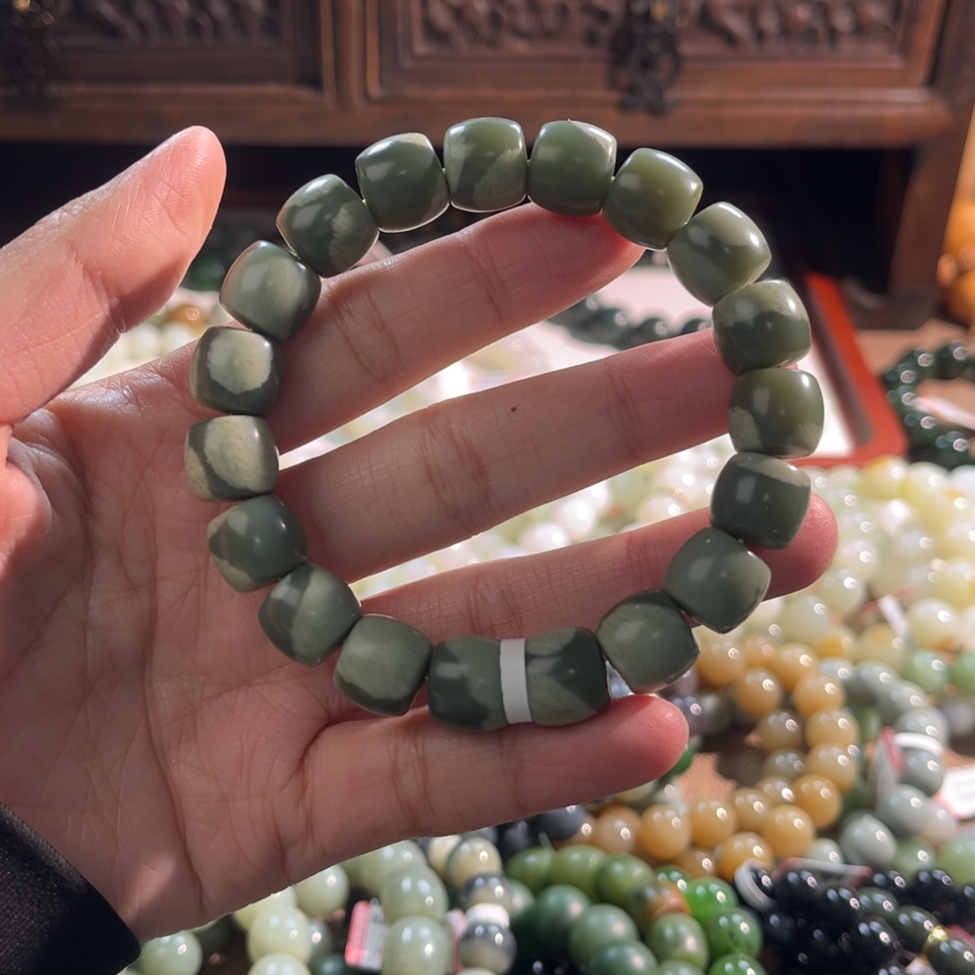 和田玉未镶嵌手链