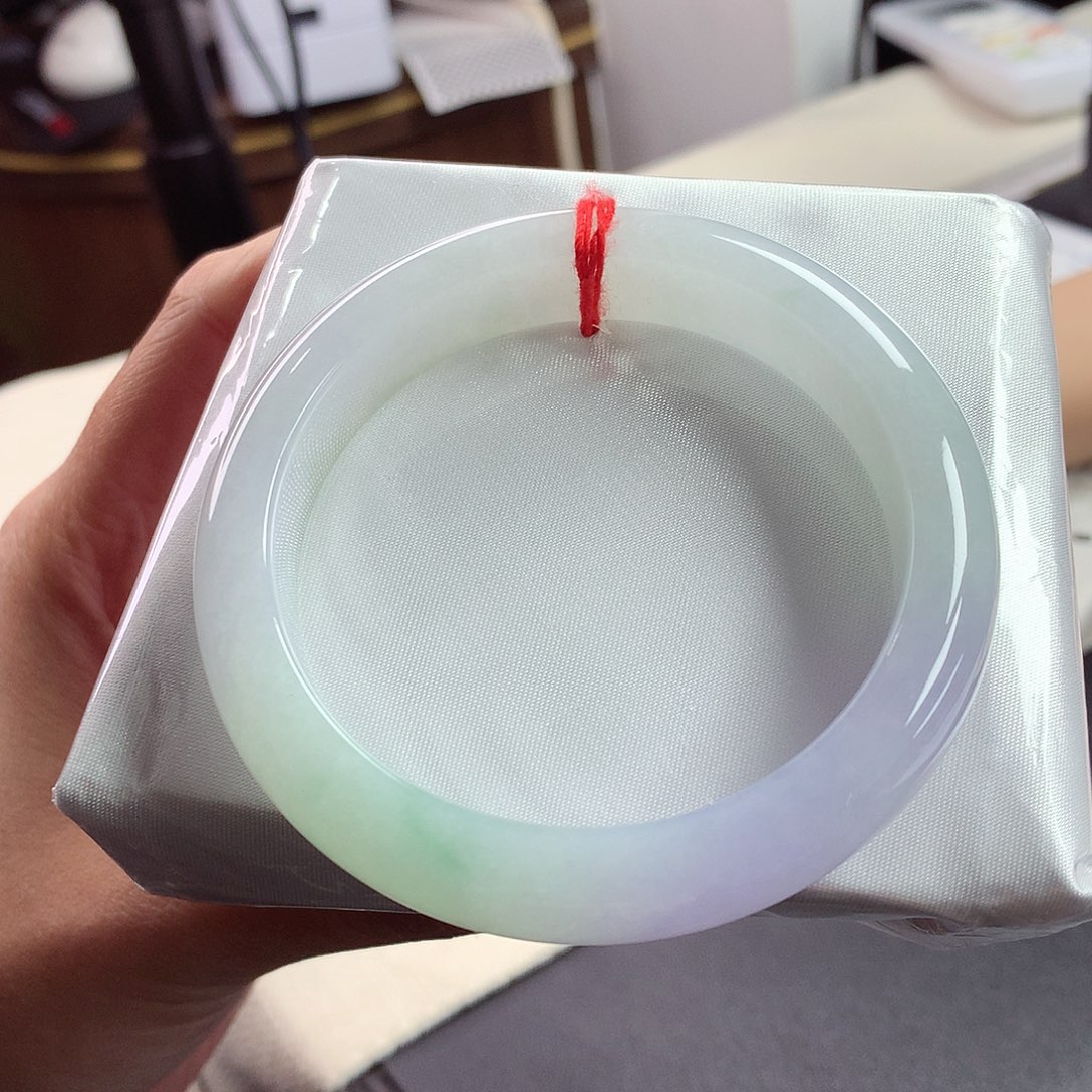 翡翠手镯未镶嵌57圈