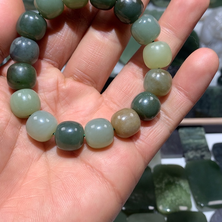 和田玉颈饰未镶嵌