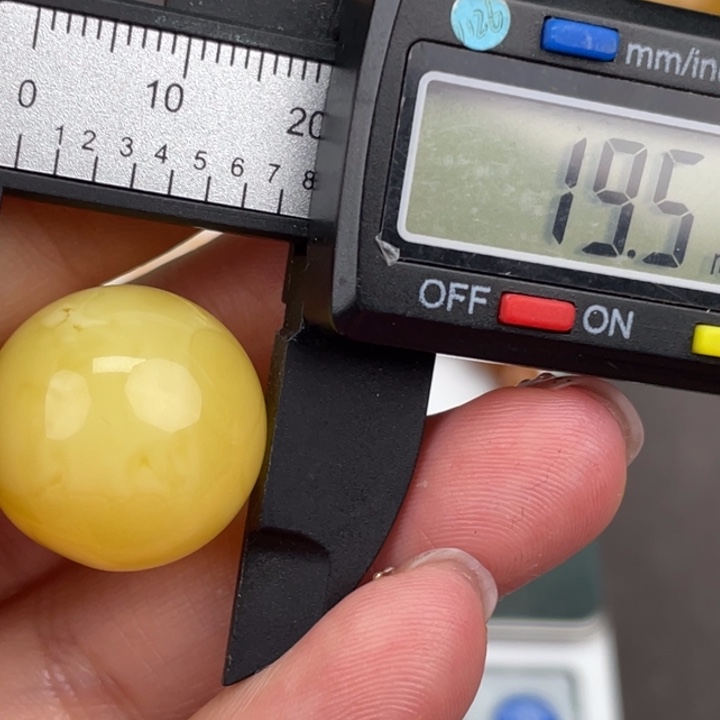 琥珀裸石未镶嵌蜜蜡686