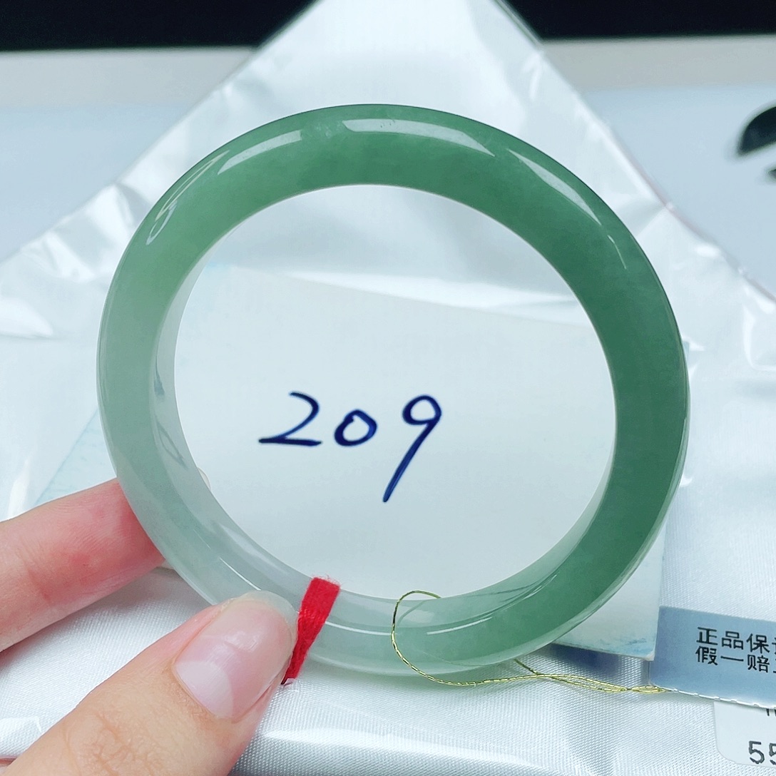 翡翠未镶嵌手镯正圈55.5